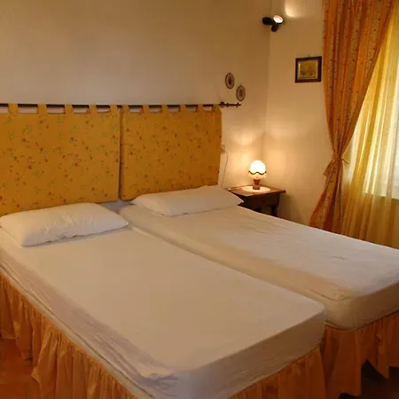 Sleeps 10 Pool Castiglioncello Del Trinoro